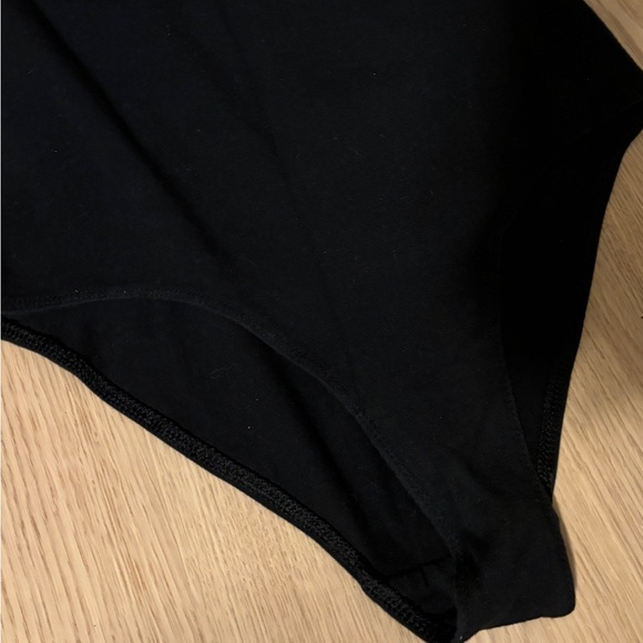Babaton Aritzia Low back Bodysuit - Picture 4 of 4